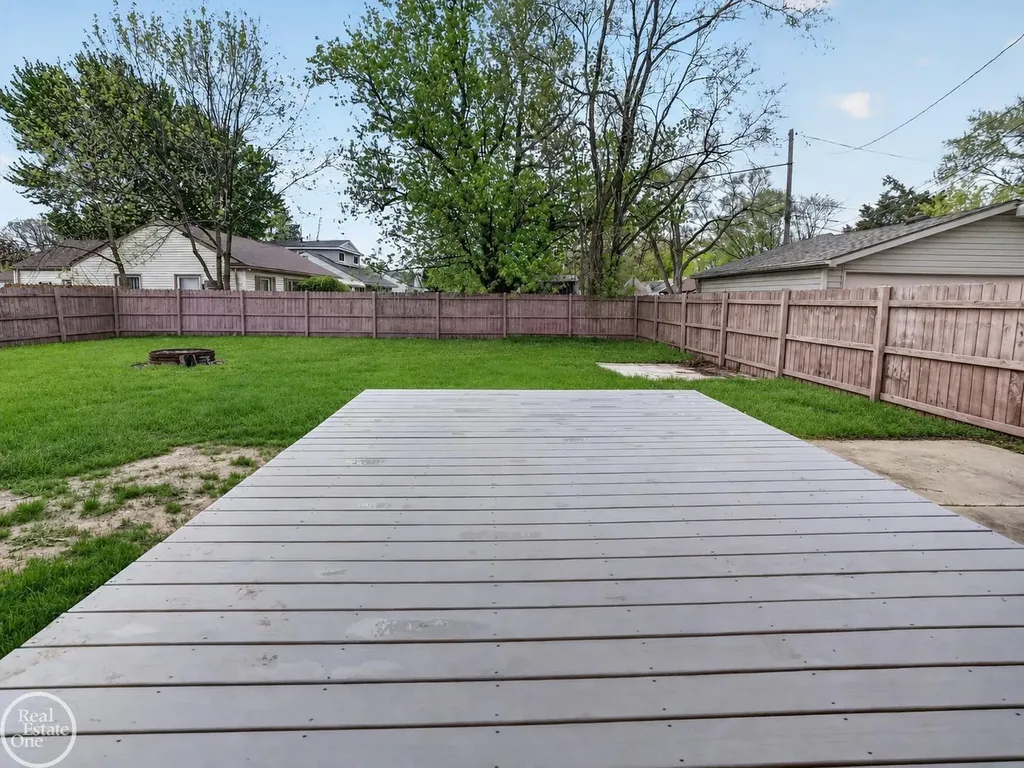16310 E 11 Mile Road Roseville City MI 48066