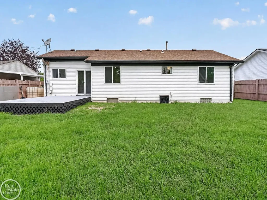 16310 E 11 Mile Road Roseville City MI 48066
