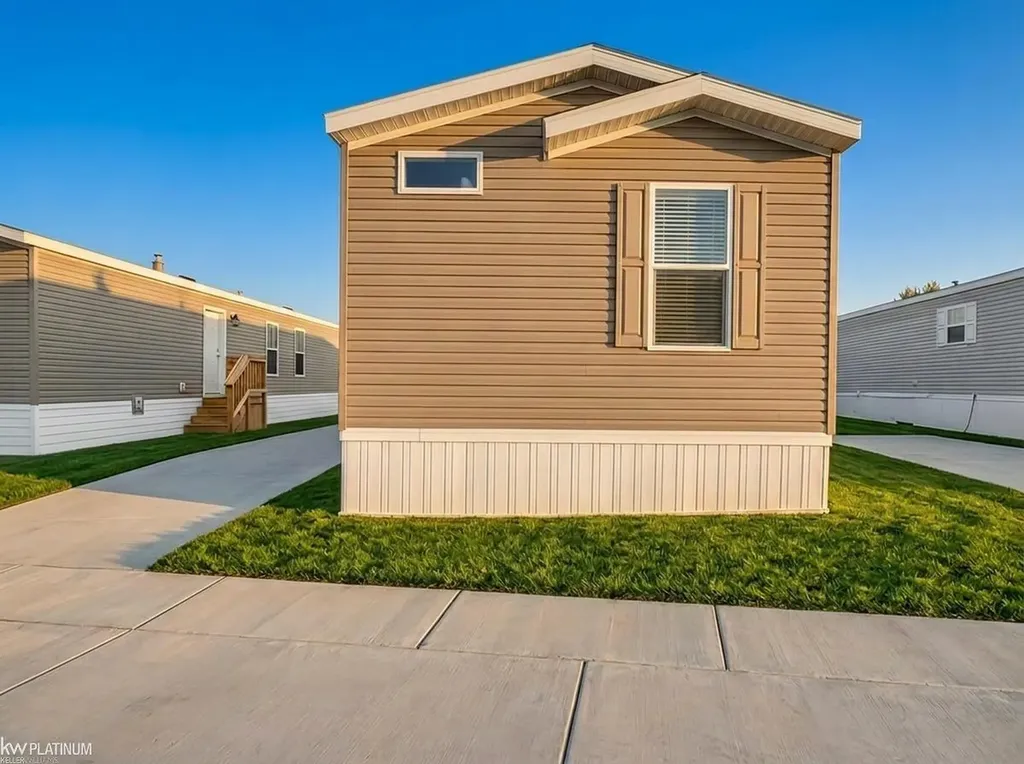 38051 Pardo Drive Clinton Charter Township MI 48038