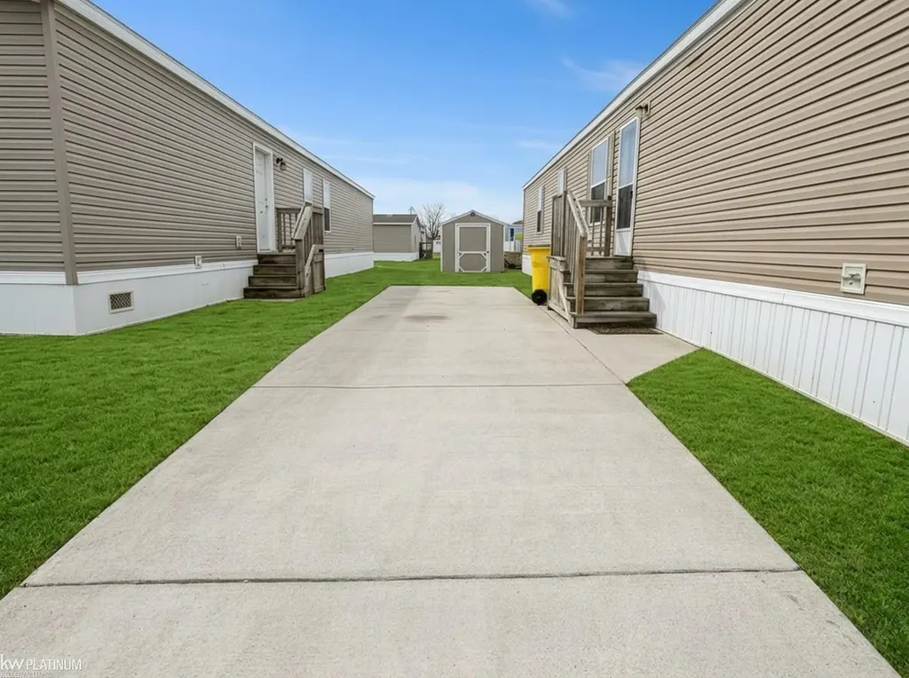38051 Pardo Drive Clinton Charter Township MI 48038
