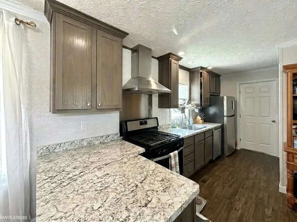 38051 Pardo Drive Clinton Charter Township MI 48038