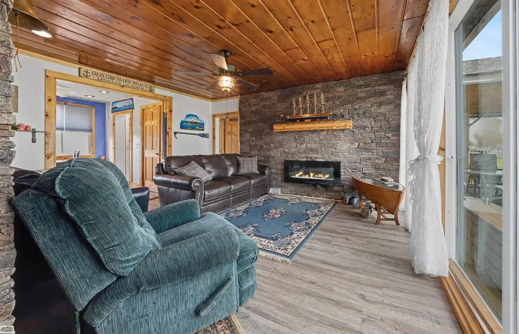 6334 Marina Drive Clay Township MI 48001