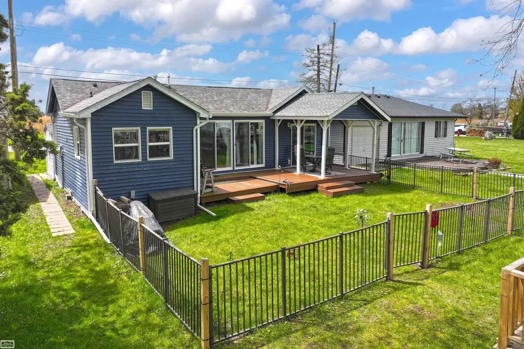 6334 Marina Drive Clay Township MI 48001