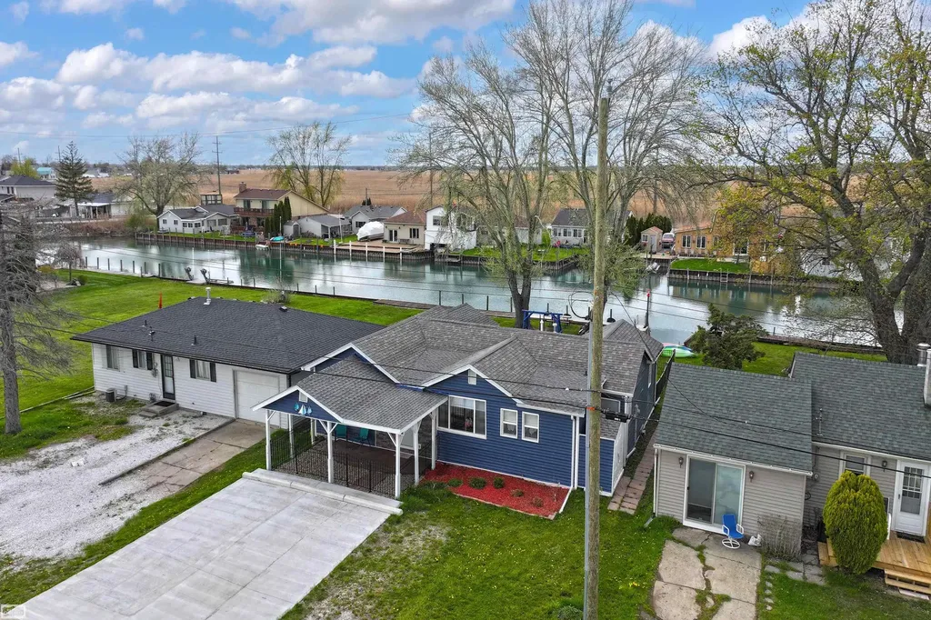 6334 Marina Drive Clay Township MI 48001