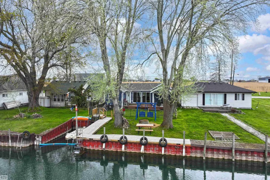 6334 Marina Drive Clay Township MI 48001