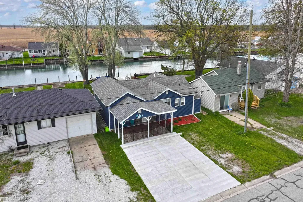 6334 Marina Drive Clay Township MI 48001