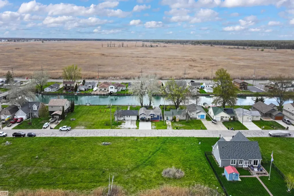 6334 Marina Drive Clay Township MI 48001