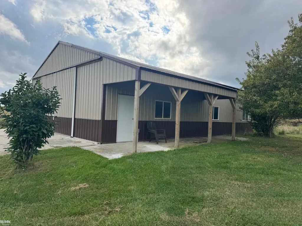 9817 Oatman Road Greenwood Township MI 48006