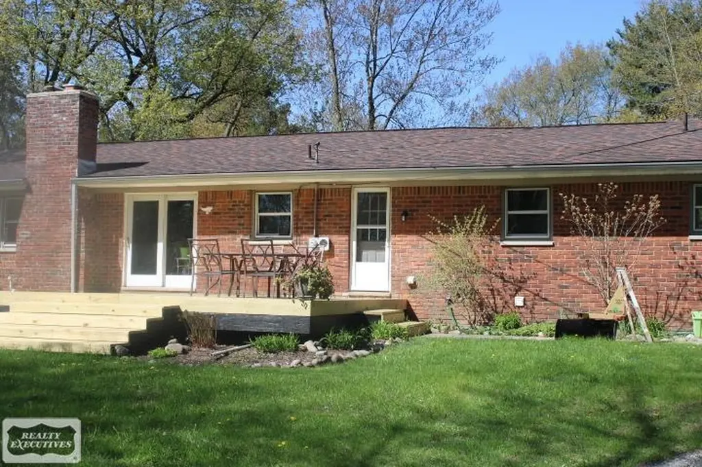 3293 Weygant Drive Rochester City MI 48306