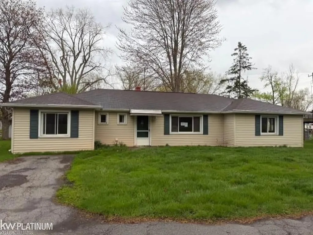5439 River Road East China Township MI 48054