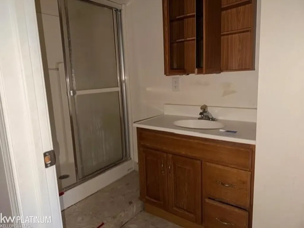 5439 River Road East China Township MI 48054