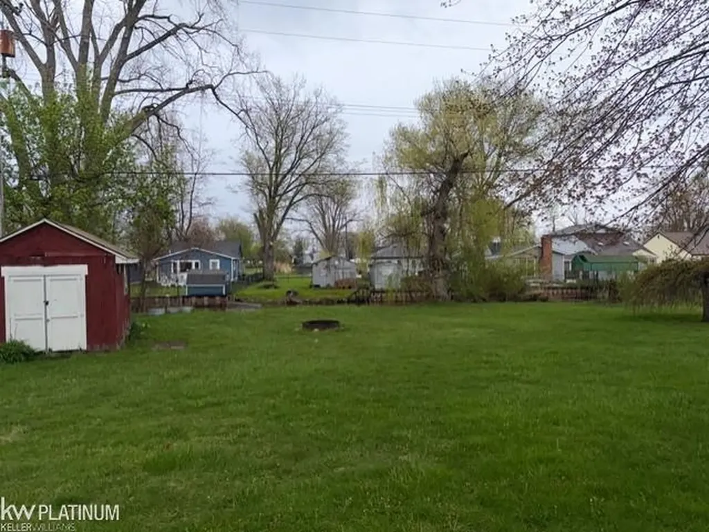 5439 River Road East China Township MI 48054