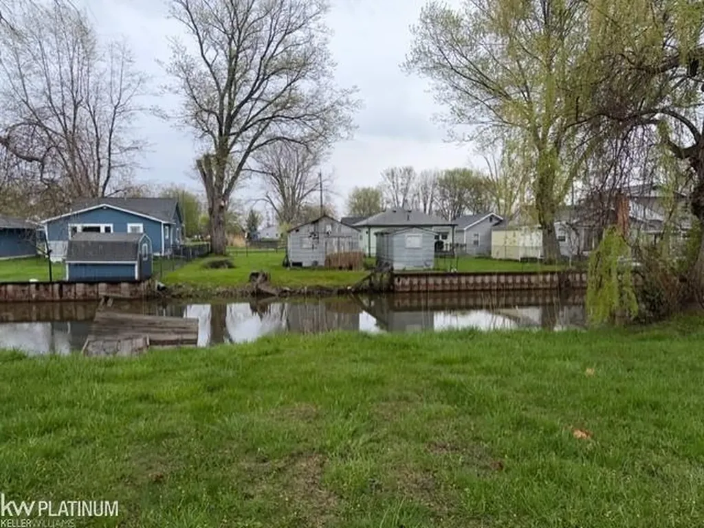5439 River Road East China Township MI 48054