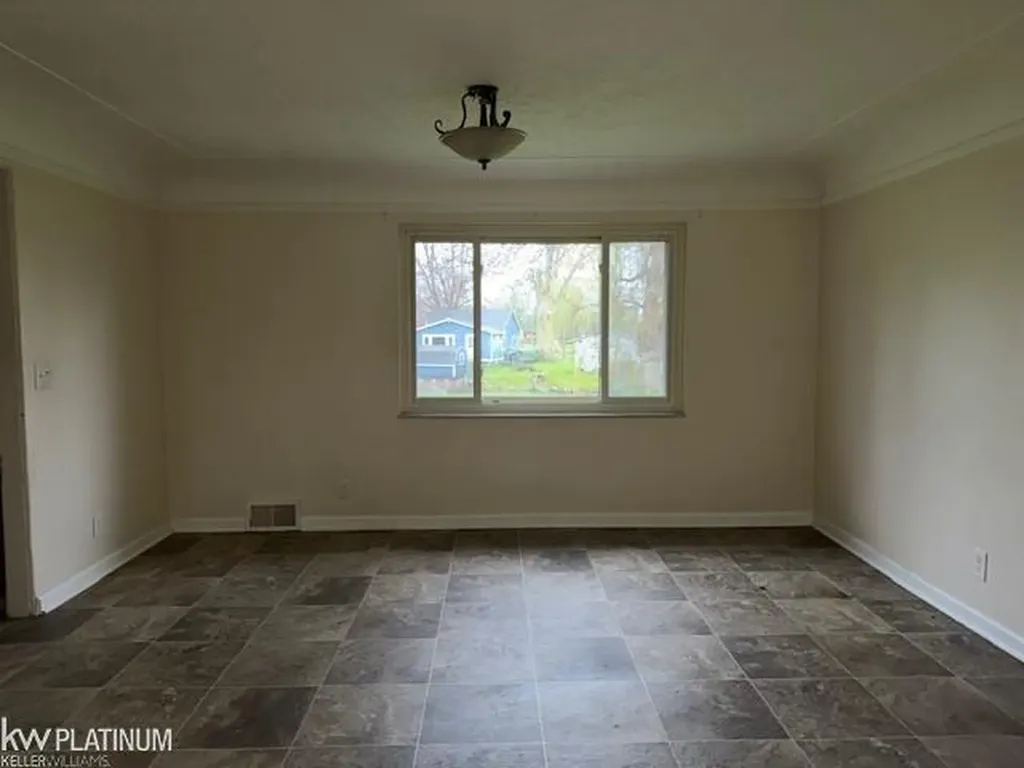 5439 River Road East China Township MI 48054