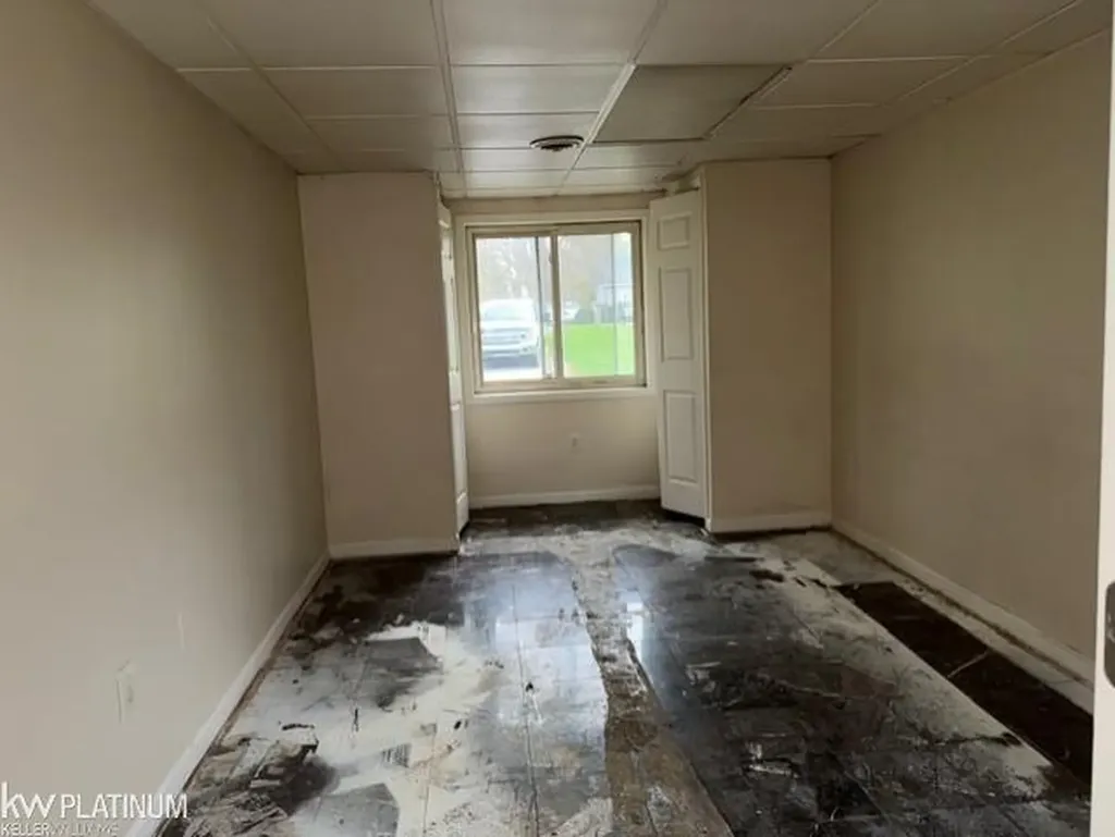 5439 River Road East China Township MI 48054