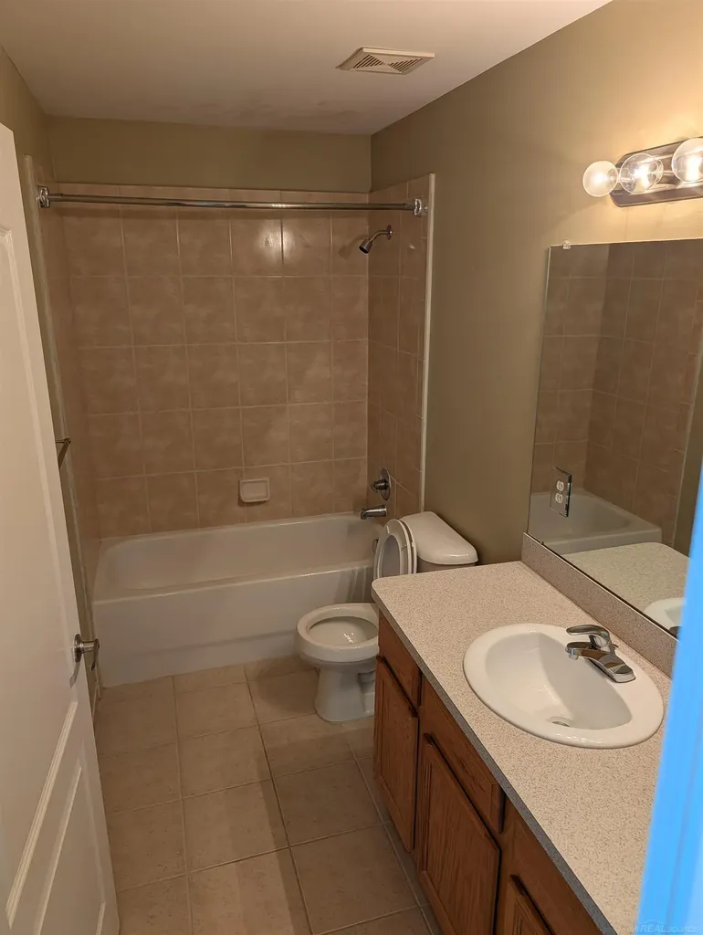 32974 Redstone Drive Chesterfield Township MI 48047