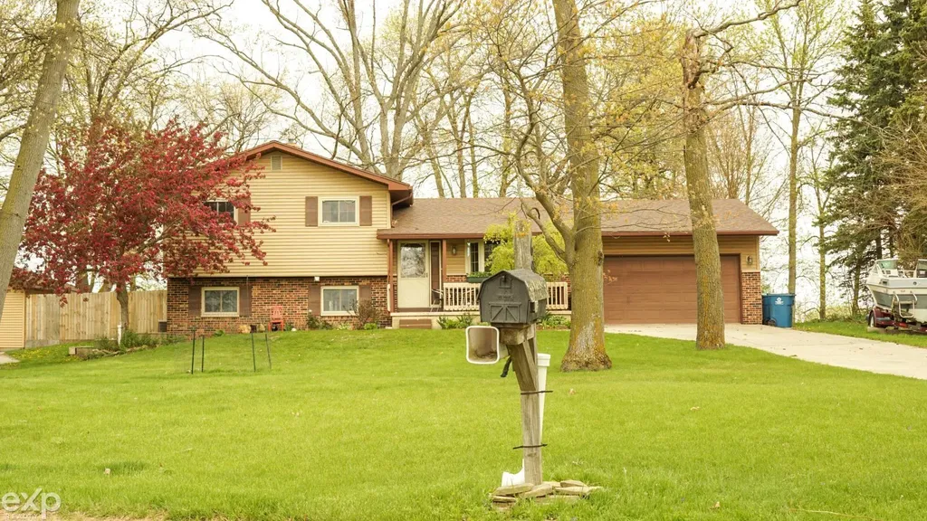 695 Knodt Road Essexville City MI 48732
