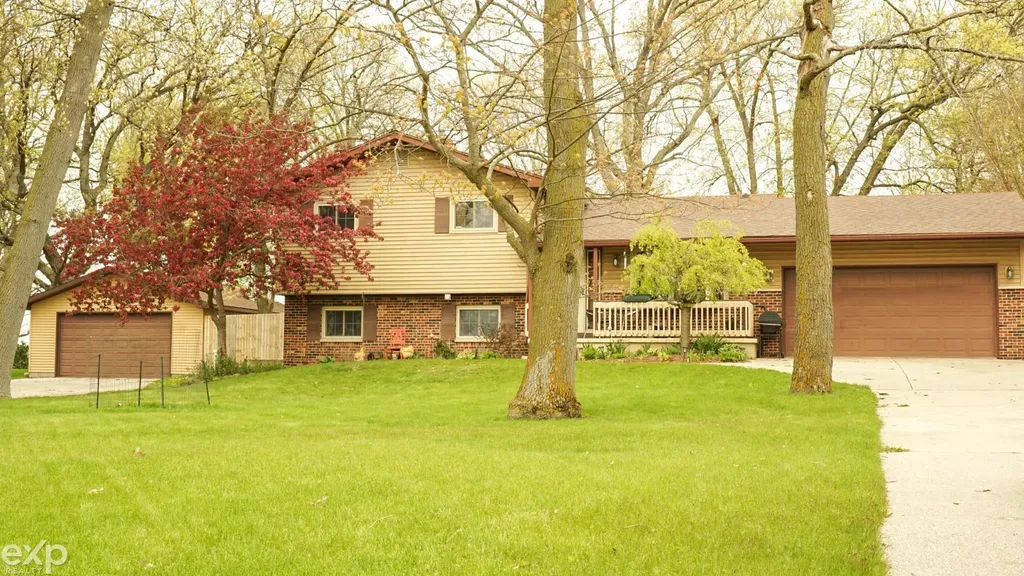 695 Knodt Road Essexville City MI 48732