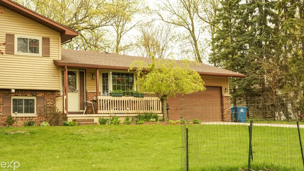 695 Knodt Road Essexville City MI 48732