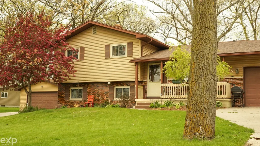 695 Knodt Road Essexville City MI 48732