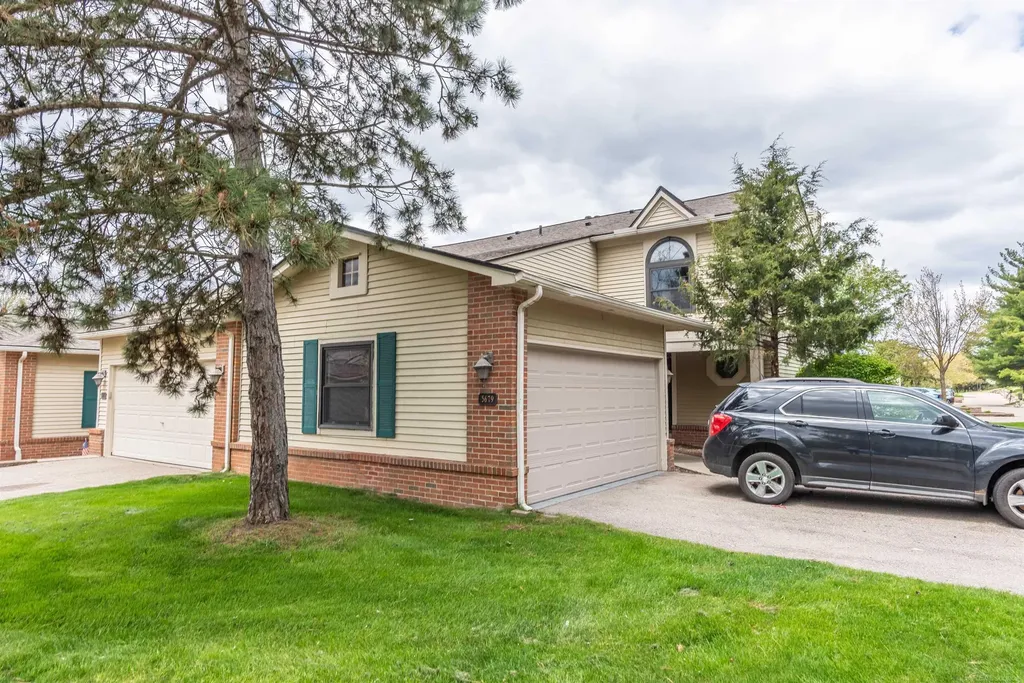 5679 Drake Hollow Drive West Bloomfield Charter Township MI 48322