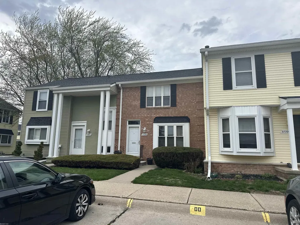 37398 Charter Oaks Boulevard Clinton Charter Township MI 48036