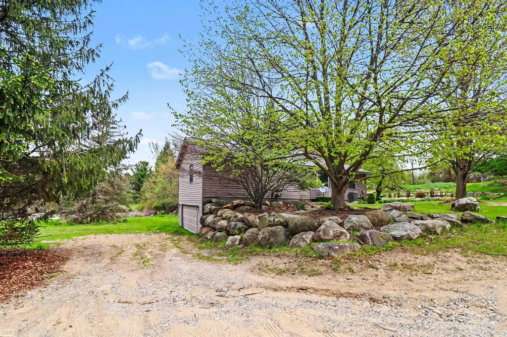 8978 Hidden Lake Drive Deerfield Township MI 48855