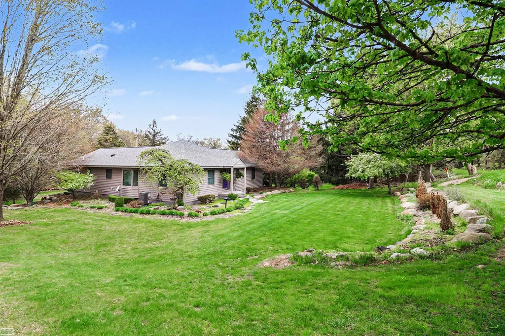 8978 Hidden Lake Drive Deerfield Township MI 48855