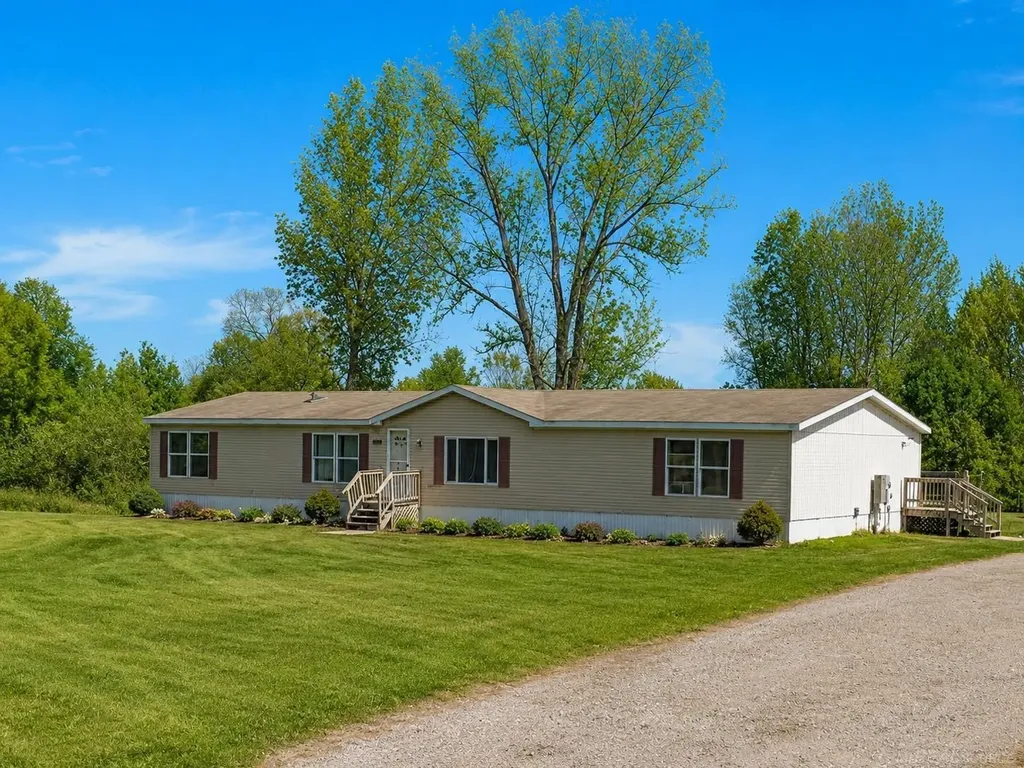 6524 N 96th Avenue Pentwater Township MI 49420