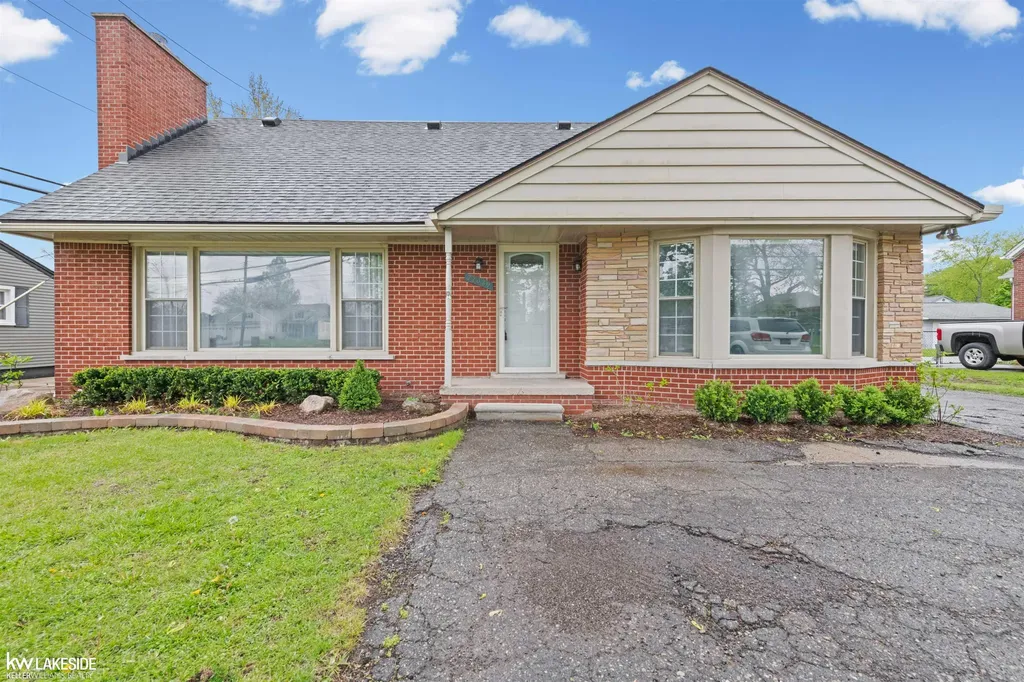 27080 S River Road Harrison Charter Township MI 48045