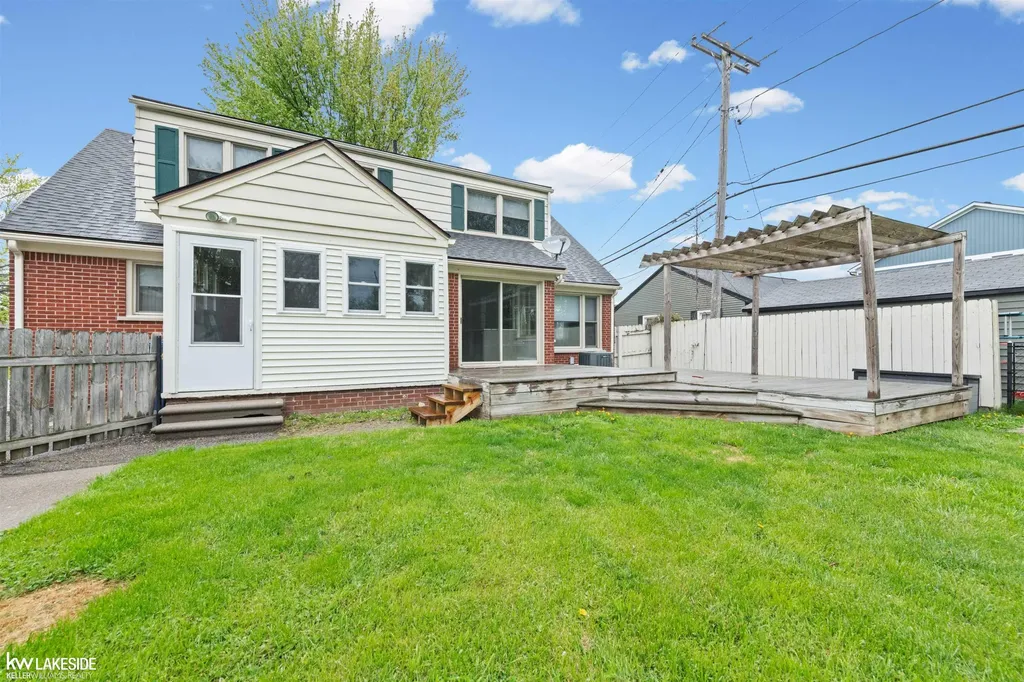 27080 S River Road Harrison Charter Township MI 48045
