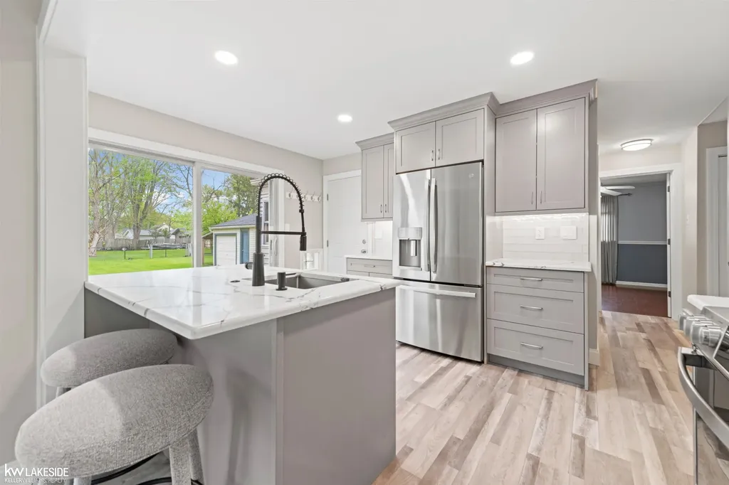 27080 S River Road Harrison Charter Township MI 48045