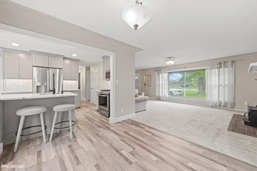 27080 S River Road Harrison Charter Township MI 48045