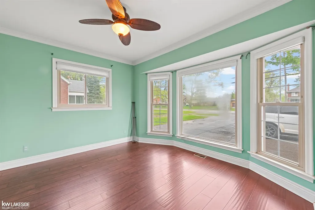 27080 S River Road Harrison Charter Township MI 48045