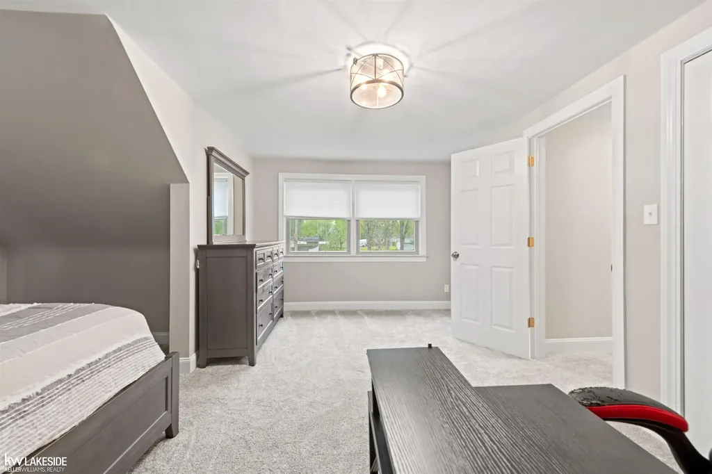 27080 S River Road Harrison Charter Township MI 48045