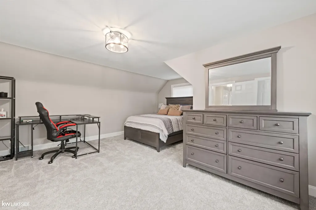 27080 S River Road Harrison Charter Township MI 48045
