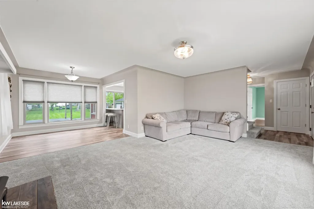 27080 S River Road Harrison Charter Township MI 48045