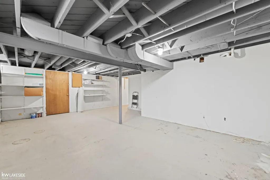 27080 S River Road Harrison Charter Township MI 48045