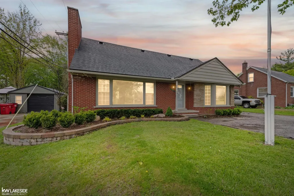 27080 S River Road Harrison Charter Township MI 48045