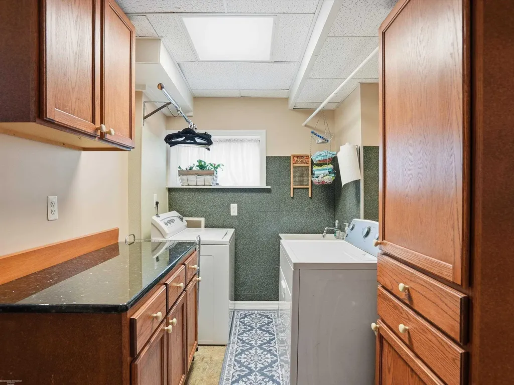 22445 Lange Street St. Clair Shores City MI 48080