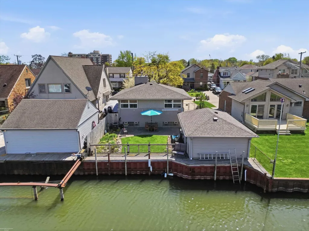22445 Lange Street St. Clair Shores City MI 48080