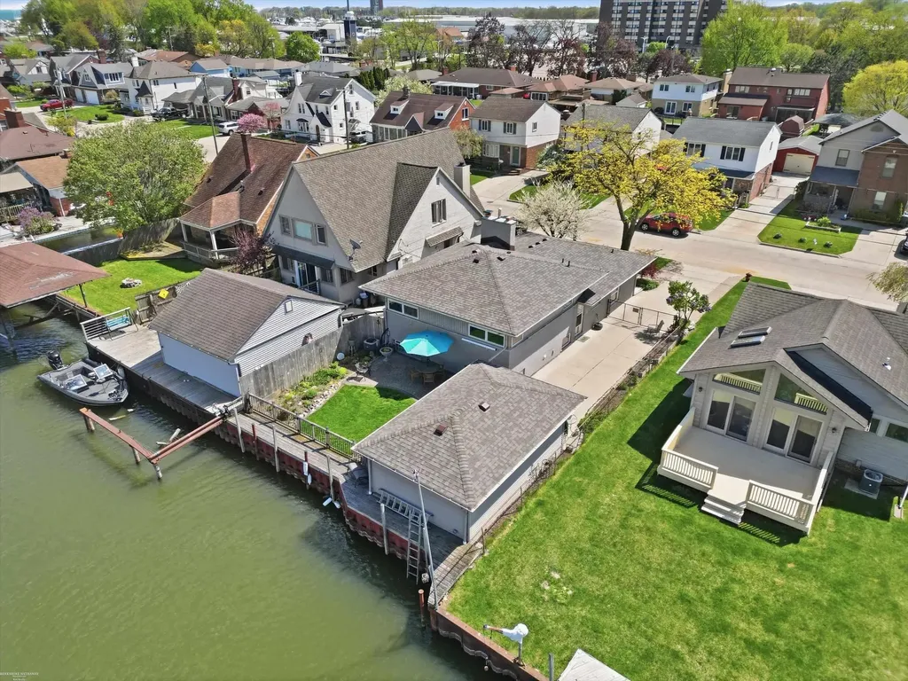 22445 Lange Street St. Clair Shores City MI 48080