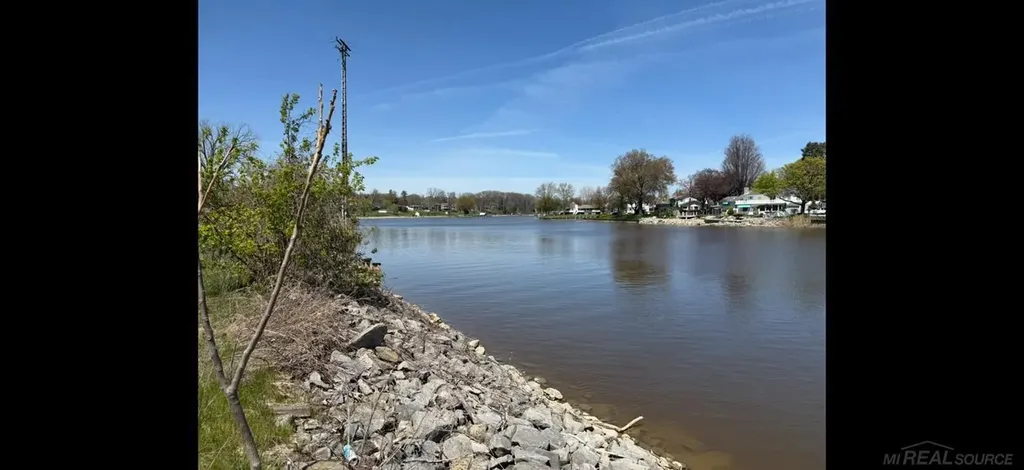 V/l Lot 7 Water Street Port Huron Charter Township MI 48060