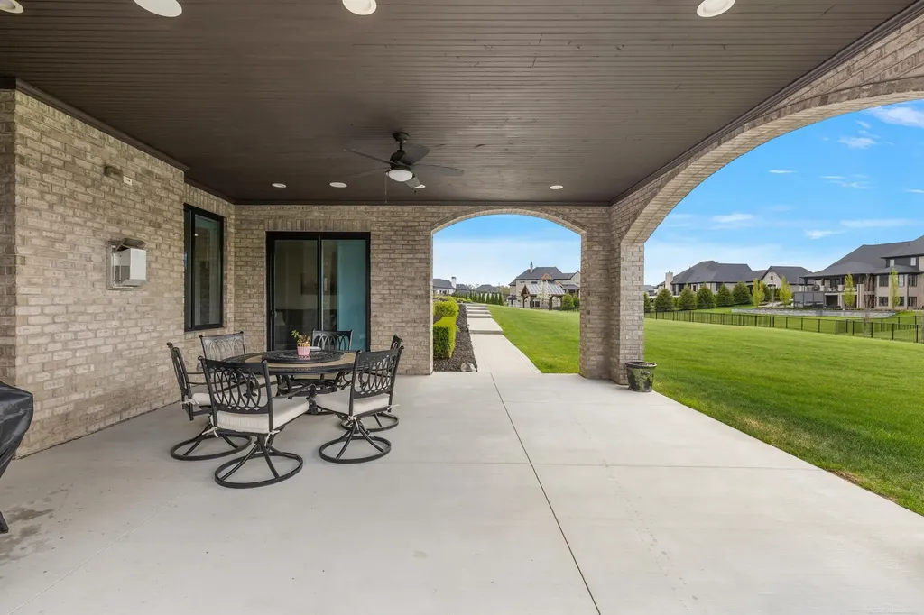 61573 Cotswold Drive Washington Township MI 48094