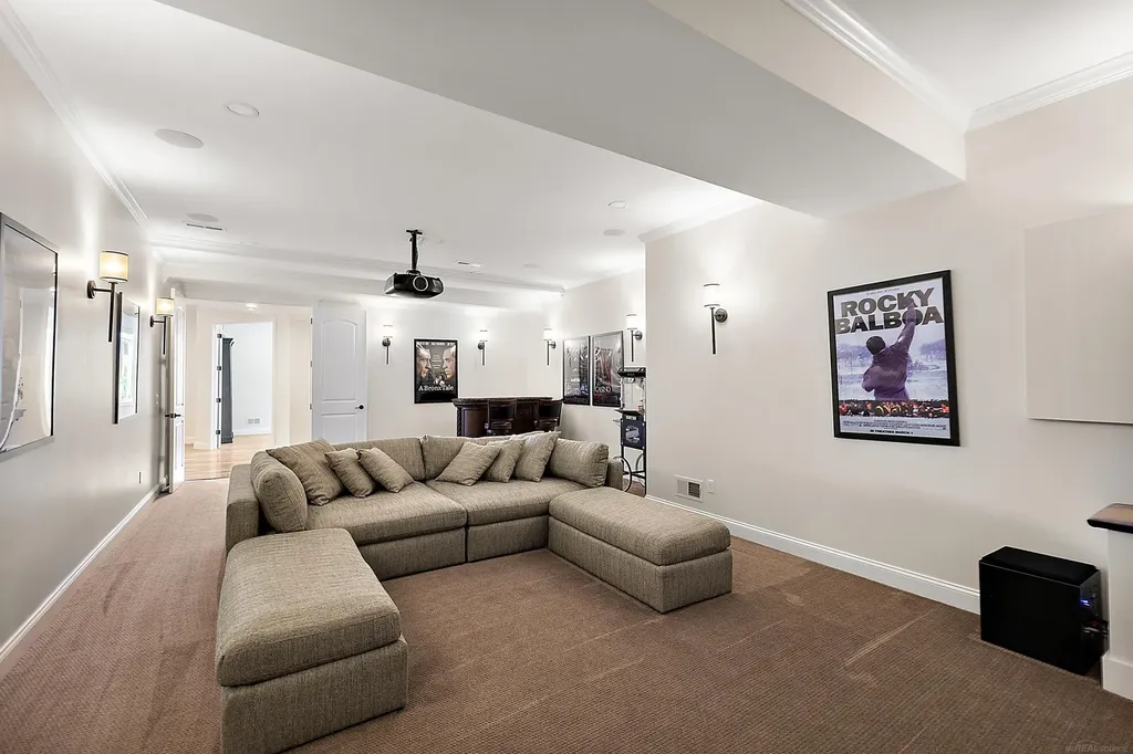 61573 Cotswold Drive Washington Township MI 48094