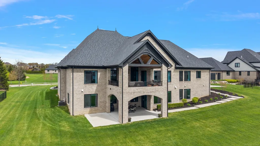 61573 Cotswold Drive Washington Township MI 48094