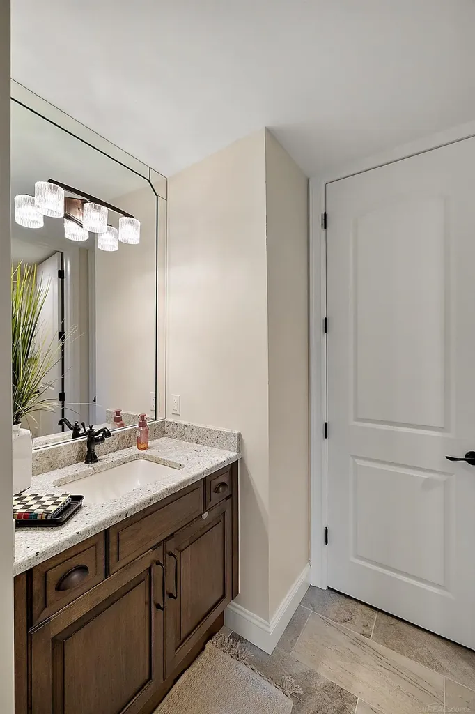 61573 Cotswold Drive Washington Township MI 48094
