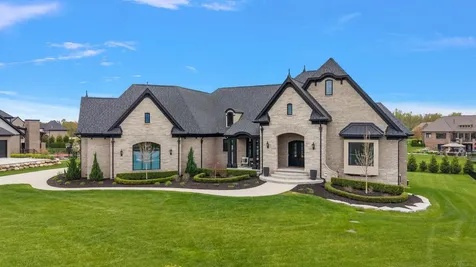 61573 Cotswold Drive Washington Township MI 48094