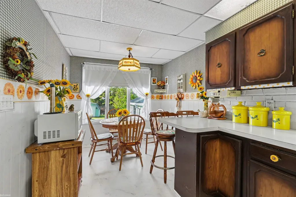 1568 Campau Avenue Port Huron Charter Township MI 48060