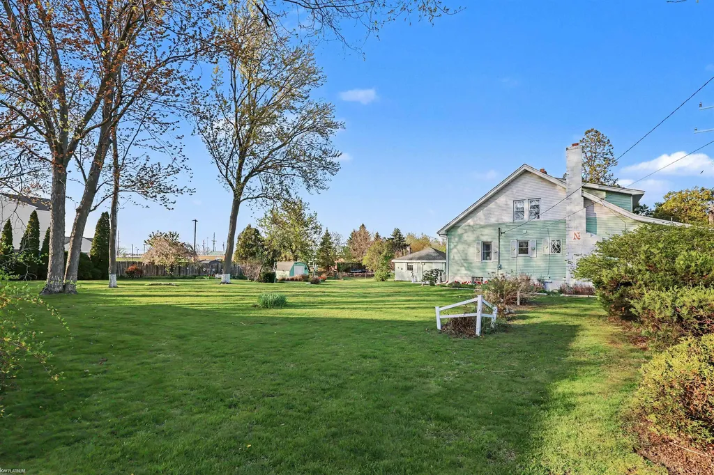 1568 Campau Avenue Port Huron Charter Township MI 48060